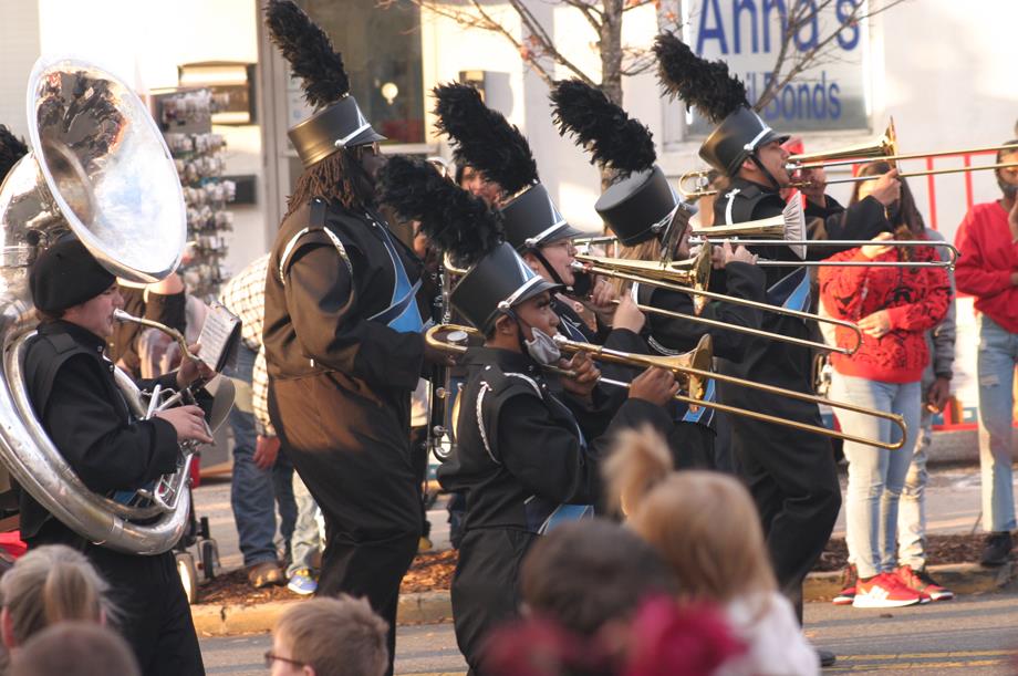 Hunter Huss High School Marching Band, Gastonia Parade