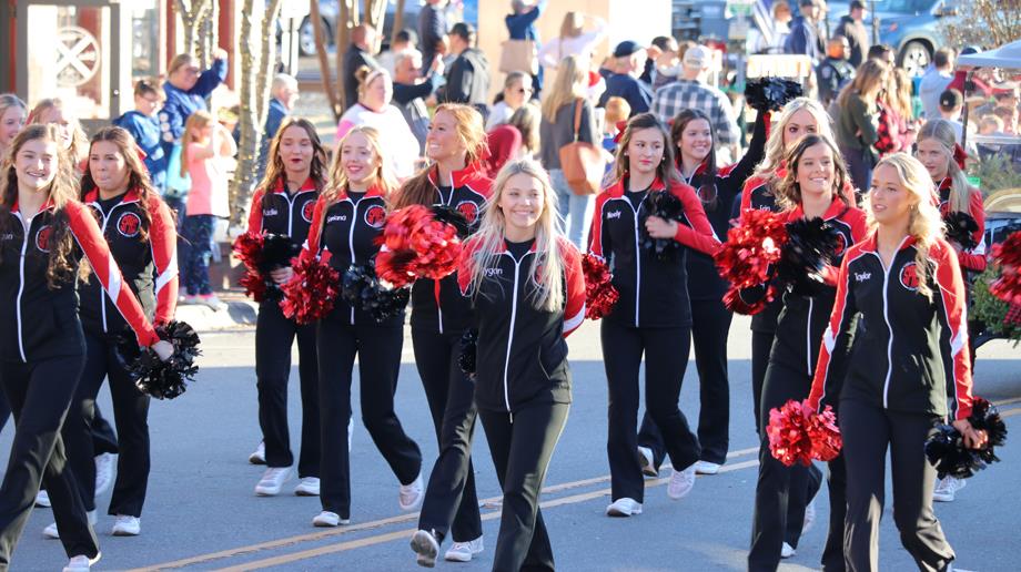 South Point High School Cheerleaders, Belmont Parade