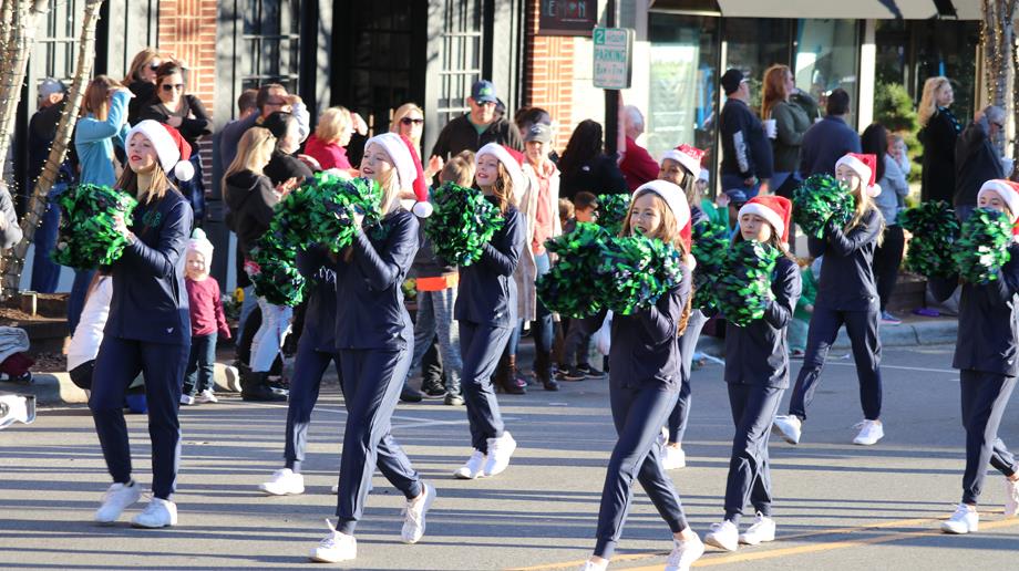 Belmont Middle School Cheerleaders, Belmont Parade