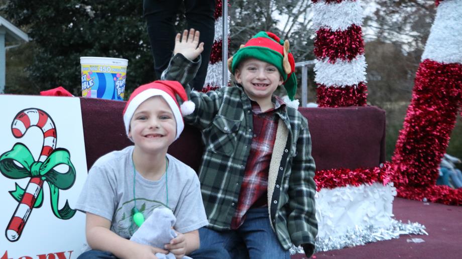 Pinewood Elementary students, Mount Holly Parade