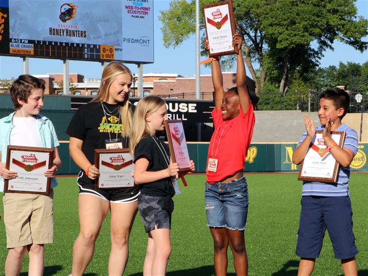 \ ‘Do the Right Thing’ winners recognized at baseball game